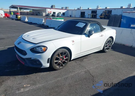 2017 Fiat 124 Spider Elaborazione Abarth z USA, uszkodzony, nr VIN JC1NFAEK2H0117723